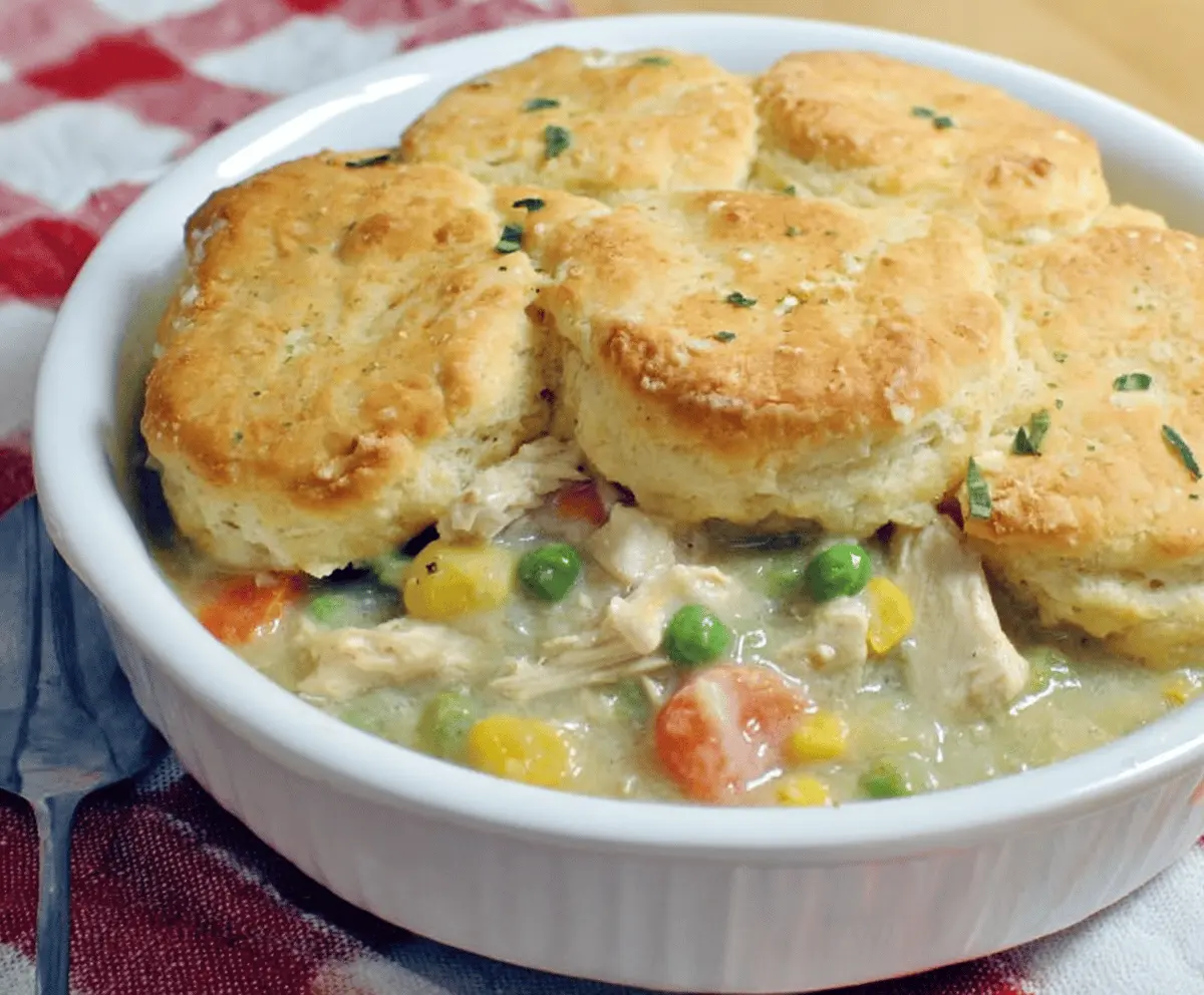 Easy Biscuit Chicken Pot Pie Recipe