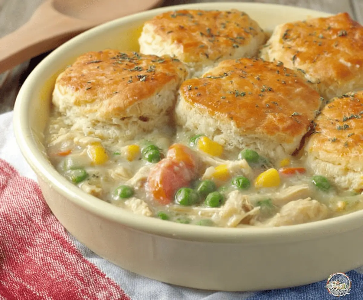 Easy Biscuit Chicken Pot Pie Recipe