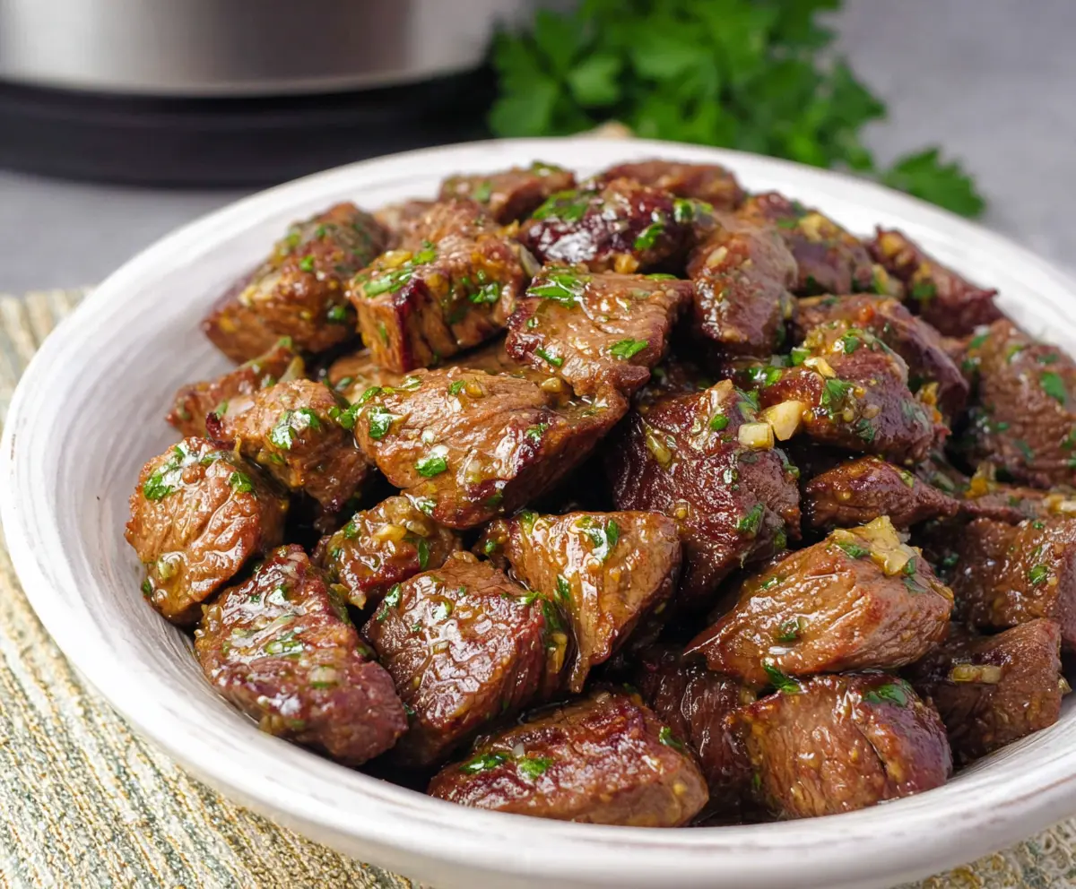 Crockpot Garlic Butter Steak Bites